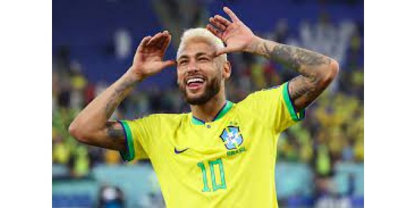 30-letni fani poświadczają notarialnie członków swoich rodzin